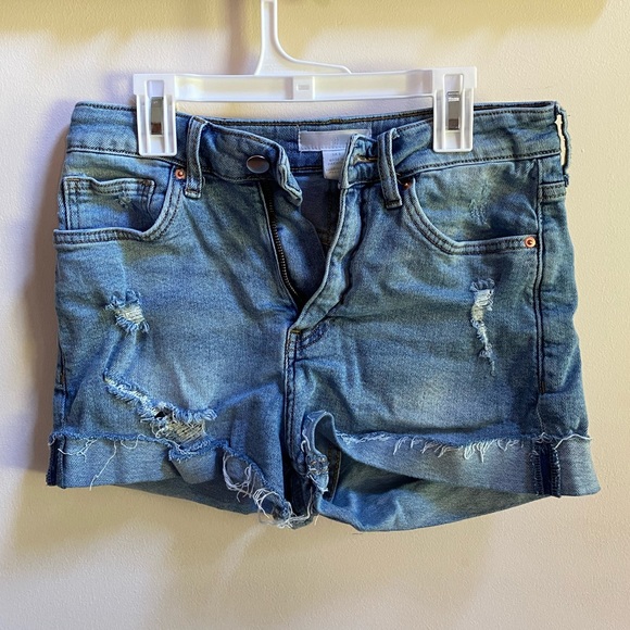 H&M size 4 blue jean shorts - Picture 1 of 3